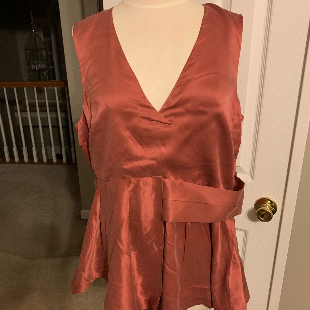 This BR Heritage Beauty can be worn dressy or Dressed Down. 100%SILK